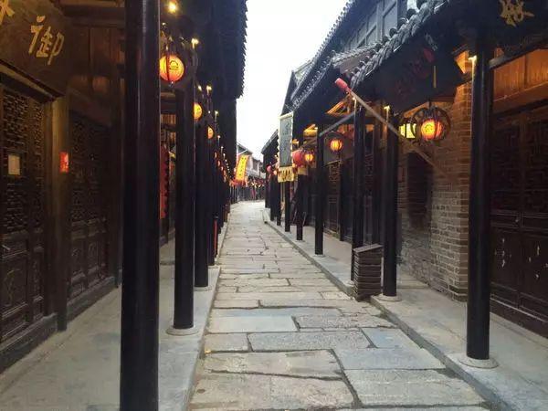 哥哥张国荣真是可怜，为了警队出生入死，却被哥哥坑的无法升职游戏画面