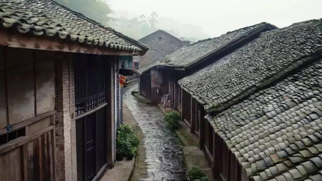 不考虑成本的话，客厅铺地板好还是瓷砖好？游戏画面